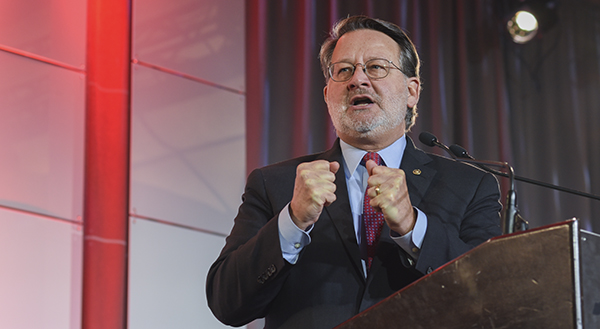 Sen. Peters Appeals to Educators at MEA Winter Conference