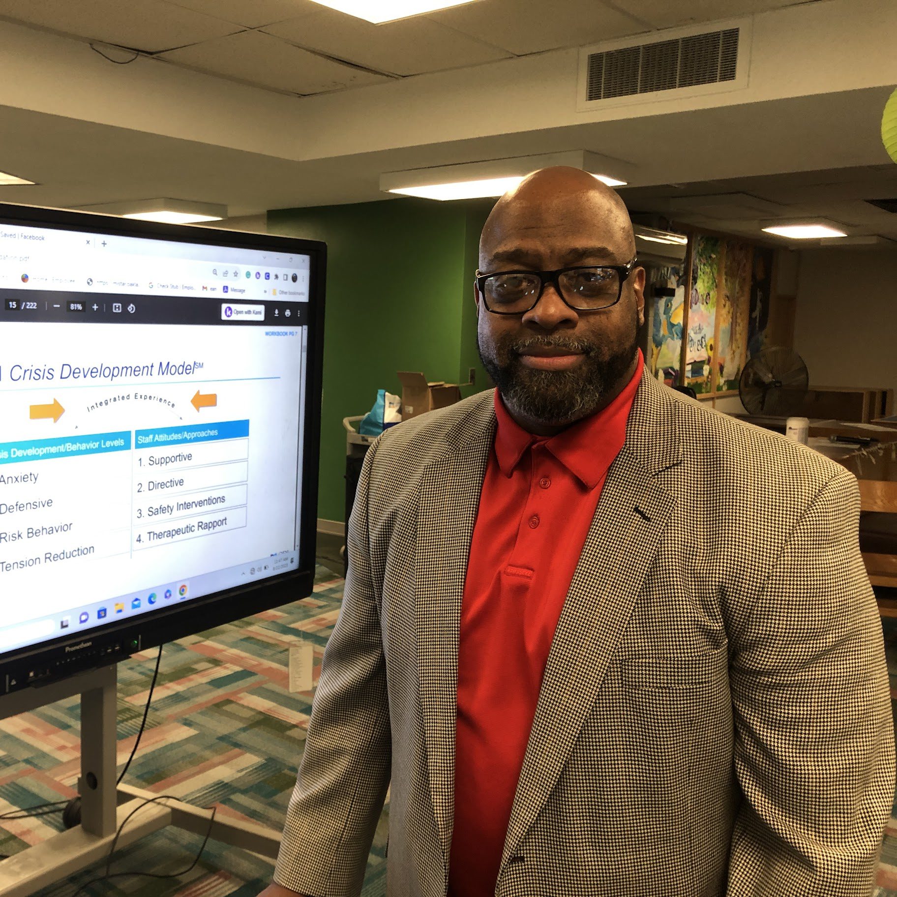 Paraeducator trains others on how to de-escalate behaviors